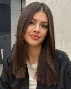 Quick and Easy Basketball Hairstyles Hairstyles For Brunettes Medium, Brown Haircut Ideas, Brunette Medium Hair, Lob Haircut Brunette, Medium Length Hair With Face Framing, Brunette Hair Medium Length, Hair Shoulder Length, Dark Brown Medium Length Hair, Dark Medium Length Hair