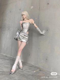 Y2k Silver Outfits, Imvu Y2k, Futuristic Outfits, Amazing Saturday, Silver Outfits, Ny Outfits, Preformance Outfits, Futuristic Fashion, Kpop Fashion Outfits