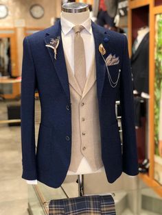 Suit For Men Wedding, Costume Beige, Best Wedding Suits, Suits Groom, Male Wedding, Stylish Mens Suits, Blue Suit Men, Suits Men Business, Classy Suits