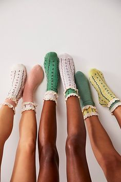 Trendy Fitted Warm Socks, Trendy No-show Socks For Spring, Trendy No-show Stretch Socks, Spring Ruffled Fitted Socks, Socks Photography Ideas, Ruffle Socks Set, Crew Socks Outfit, Socks Photography, Gifts To Buy