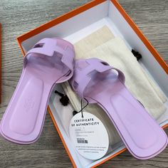 Authentic New Hermes Slippers, Hermes Oran Sandals, Hermes Shoes, Hermes Oran, Girly Shoes, Swag Shoes, Purple Leather, Pretty Shoes, Dream Shoes