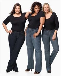 Calça reta no guarda-roupa plus size Best Plus Size Jeans, Back Jeans, Fashion For Plus Size, Women's Plus Size Jeans, Plus Size Chic, Women Day, Mom Friend, Types Of Jeans