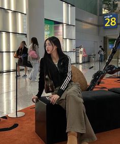 Airport Fits, Korean Outfit Street Styles, Street Style Edgy, Airport Style, Aesthetic Outfits, Jacket Outfits