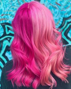 Split Hair Color Ideas, Split Hair Color, Dark Pink Hair, Split Dye, Creative Hair Color, Split Hair