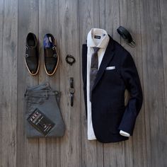 Combinación Fall Business Casual Outfits, Mens Suit Style, Business Casual Fall, Monk Shoes, Bar Shirt, Casual Fall Outfit, Fall Outfit Inspiration, Big Men Fashion, Men Fashion Show