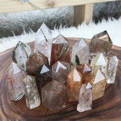 ⚡️Crystals⚡️ Different Types Of Crystals, Crystal Aesthetic, Types Of Crystals, Crystal Magic, Crystal Decor, Crystal Grid