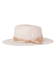 This is our new passion, creating exclusive hats! Our one-of-a-kind hats are Gorgeous and it will upgrade any look! 》D E T A I L S《 ✦ M A T E R I A L : Australian Wool - the hat is hand embroidery. It's has a beautiful white genuine leather cord and charms in rose gold plated with cubic zirconia. ✦ S I Z E : Large The hat has an adjustable band inside. 》✦ S A V E * B U Y * M O R E ✦《 Use the code MARESIA2 and get 10% OFF when you buy 2 items. Use the code MARESIA3 and get 15% OFF when you buy 3 Boho Fedora Hat, Embroidered Fedora Hat, Adjustable High Crown Hats For Winter, Handmade Elegant Wide Brim Hat Bands, Elegant Handmade Rodeo Hat, Elegant Flat Brim Hat Band For Country Events, Bohemian Fitted Panama Hat With Short Brim, Fitted Bohemian Panama Hat With Short Brim, Beige Winter Festival Hat