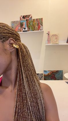 #braids #coloredbraids #braidedhairstylesforblackwomen #knotlessboxbraids #artwork #earcuffs Feathered Knotless Braids, Hairstyles For Micro Braids, Highlights Braids Black Women, Color 2 Braids, Micro Braids For Black Women, Blonde Micro Braids, Micro Knotless Braids, Braids Female, Braids Colours