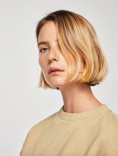 Micro Bob Haircut, Micro Bob, Blond Bob, Kort Bob, Trendy We Fryzurach, Girls Portrait, Hair Doo, Classic Haircut, Minimalist Makeup