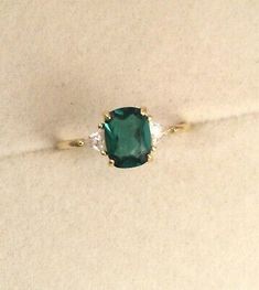 ad eBay - The classic Art Deco setting is 1.3 cm across. Classic Style Wedding Bridal Dress Jewellery. Ring size P 1/2. A stunning Ring, in very good condition. the quality facet cut central stone is 8 mm x 5.5 mm. Antique Emerald Ring Vintage, Emerald Stone Engagement Ring Green, Vintage Engagement Rings Unique 1920s Gold, Vintage Emerald Rings, Emerald Engagement Ring Oval, Emerald Ring Simple, Classic Style Wedding, Antique Emerald Ring, Vintage Emerald Engagement Ring