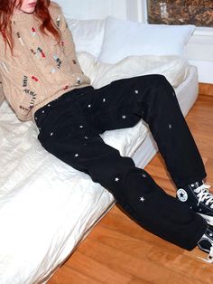 Composition : COTTON 100%Country of Origin : KOREA Casual Denim Bottoms With Star Print, Straight Leg Denim Bottoms With Star Print, Black Straight Leg Pants With Star Print, Star Print Straight Leg Denim Bottoms, Black Star Pocket Jeans, Star Pants, Pants Black, Denim Pants, New Life