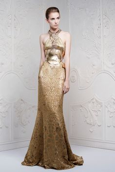 Alexander Mcqueen Resort, Detail Couture, Mcqueen Fashion, Hot Lingerie, Couture Mode, Gorgeous Gowns, Gold Dress, Beautiful Gowns, Anarkali