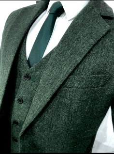 This listing is for a 3 piece tweed suit which includes a Jacket, Vest and a pair of Pants. Prices Quoted Includes U.S TAX's Abitto has been making serious waves in the men's tweed suit fashion sphere of late and this exquisite green tweed suit demonstrates just why.This tweed suit can be worn as a wedding suit matching with a castle or a vintage setting complimenting the green tweed design. A work green tweed suit giving you a classic look; something only a green tweed suit can achieve. Or that Wedding Suit Styles, Men Suits Wedding, The Suits, African Suit, Christmas Suit, Dinner Suit