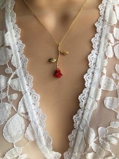 Original Red Rose Necklace Gold Rose Beauty and the Beast | Etsy Beauty And The Beast Necklace, Rose Necklace Gold, Rose Beauty And The Beast, Beauty And Beast Rose, Collar Rosa, Rose Pendant Necklace, Gold Chains For Men, Personalized Bridesmaid Gifts, Rose Pendant