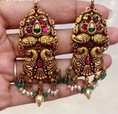 Gold Chandbali Earrings, Kasu Necklace, Gold Chandbali, Temple Jewellery Earrings, Wedding Jewelry Sets Bridal Jewellery, Temple Jewelry Necklace, Bridal Necklace Designs, Gold Temple Jewellery, Gold Jhumka Earrings