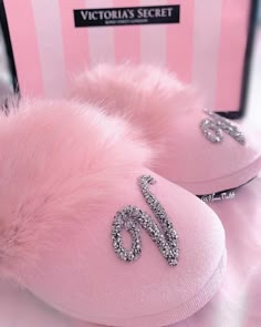 Princess Lifestyle, Fluffy Shoes, Pink Xmas, Girly Bags, Pink Girly Things, Pink Vibes, Girly Accessories, Victoria Secret Angels