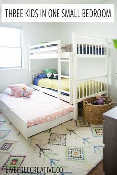 there are two bunk beds in this small bedroom with text overlay that reads three kids in one small bed room