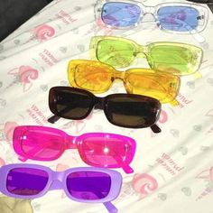 Pretty Sunglasses, Rainbow Sunglasses, Funky Glasses, Sunglasses Logo, Retro Glasses, Fashion Eye Glasses, Stylish Glasses, Sun With Sunglasses, Girly Accessories