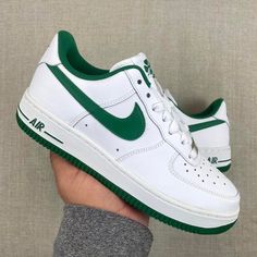 2009 Nike Air Force 1 Low “St. Patricks Day” 5.5y = Women 7 Brand New In Box 100% Authentic. Fast Shipping All Sales Final Nike Verde, Green Nike Shoes, Black Tennis Shoes, Nike Shoes Air Force, Black Athletic Shoes, White Nike Shoes, Nike Force, Nike Air Max Thea, Cute Nike Shoes