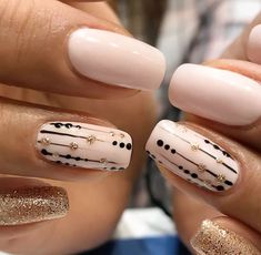 Nail Ideas For New Years 2024, New Years Nail Designs Short Nails, 2024 New Year Nails, Nail Cristhmas, Easy New Years Nails, Cristhmas Nails, New Year’s Nails, New Year Nails Design 2024, New Years Nails 2023 Trends