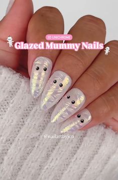 glazed mummy halloween nails 3d Nails Halloween, Halloween Chrome Nails, Halloween Nails 3d, 3d Halloween Nails, Mum Nails, Mummy Nails, Frankenstein Nails