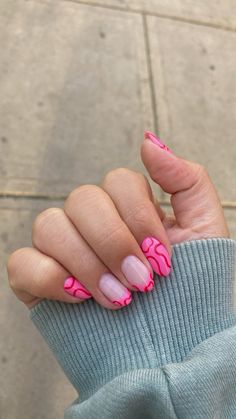 #nails #uñas #rosado #fucsia #francesa #rojo Nail Art Fucsia, Nails Fucsia, Uñas Summer, Short Nails, Pink Nails, Wallpaper Iphone, Nail Inspo, Manicure, Nail Art