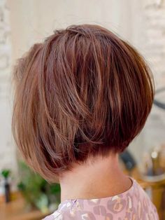 Short brunette stacked bob with mahogany tones, featuring rich color and a sleek, layered finish Short Brunette, Brunette Bob