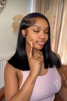 Frontal Bob Hairstyles, Wig Bob Hairstyles Black Women, Bob Hairstyles Wig, Cute Hairstyles Natural, Deep Side Part Wig, Short Sew In Hairstyles, Classy Short Haircuts, Short Bob Lace Front Wigs, Frontal Wig Hairstyles