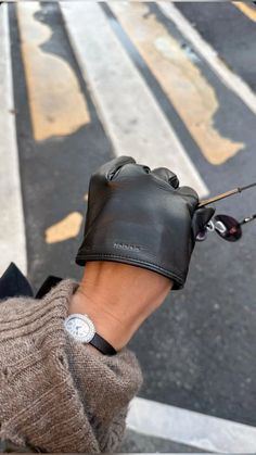 Black Leather Gloves Women, Friends Clothing, Leather Gloves Women, Gloves Women, Women Aesthetic, Black Leather Gloves, Fashion Capsule, Style Clothes, Winter Aesthetic