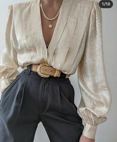 Silk Blouse Outfit, Thrift Inspo, Creative Christmas Trees, Looks Street Style, Stylish Work Outfits, Mode Inspo, Blouse Outfit, Fall 2023