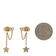 This is an authentic charming pair of CHRISTIAN DIOR Crystal Petit CD Star Chain Earrings in Gold. These stunning earrings feature a "CD" logo chain linked to crystal-encrusted star charms. Chain Earrings Gold, Star Chain, Earrings In Gold, Stunning Earrings, Star Charms, Chain Earrings, Earrings Gold, Chain Link, Christian Dior