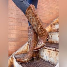 Corral Women's Brown Studded Overlay Western Boots - Snip Toe Size 7.5. Gently Used. Like New Fits Me A Little Big. I’m Usually A 6.5-7 Cowgirl Boots Corral Cowgirl Boots, Texas Cowboy Boots, Cowgirl Boots Square Toed, Cowboy Boots Square Toe, Black Cowgirl, Leather Cowgirl Boots, Vintage Cowboy Boots, Western Style Boots, Wedding Boots