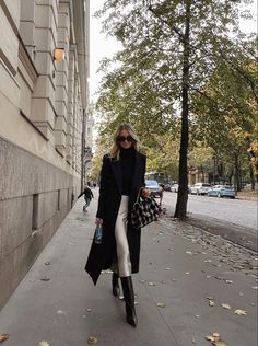 Camila Coelho Winter Outfits, Fashion Editor Outfit, Modest Parisian Outfits, Winter Outfits Cold Classy, Fancy Restaurant Outfit, Evening Dinner Outfit, Long Boots Outfit Winter, Silk Pants Outfit, Vinter Mode Outfits