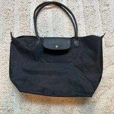 Brand New Longchamp Tote, Never Used In Excellent Condition! Longchamp Medium, Longchamp Tote, Girls Fit, Longchamp Bag, Longchamp Bags, Autumn 2024, Gilmore Girls, Womens Tote Bags, All Black