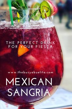 Glass of Red wine Sangria with fruit Mexican Sangria, Spanish Sangria, Sangria Drink, Red Sangria Recipes, Sweet Cocktail, Cocktail Drinks Alcoholic, Hot Salsa, Mexican Drinks, Sangria Recipe