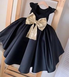 Elegant Gold Princess Dress For Fancy Dress, Elegant Gold Princess Dress For Fancy Dress Occasions, Elegant Black Princess Dress For Pageant, First Holy Communion Dresses, Kids Flower Girl Dresses, Black Flower Girl Dress, Flower Girls Dress, Holy Communion Dresses