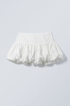 balloon mini skirt - White White Bubble Skirt, White Short Skirt Outfit, White Puffy Skirt, Skirt White Background, Mini Skirts Outfits Summer, Mini Skirt White, Balloon Skirt, Summer Bottoms, Puffy Skirt