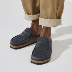 Classic Slip-on Clogs With Textured Sole, Casual Leather Clogs With Textured Sole, Casual Workwear Clogs With Rubber Sole, Casual Clogs With Rubber Sole For Work, Casual Workwear Clogs With Textured Sole, Casual Clogs With Textured Sole, Slip-on, Casual Clogs With Leather Footbed, Casual Slip-on Clogs With Plain Toe, Casual Slip-ons With Leather Footbed And Moc Toe