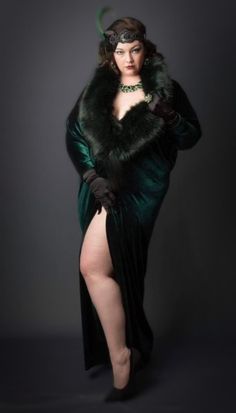 Custom Made-hunter Green Velvet Cocoon Robe-faux Fur Collar-old Hollywood-1920s Downton Style-gatsby-burlesque-drag-gift-mothers Day - Etsy Girls Fur Coat, 1920's Style, Old Hollywood Style, 1920s Style, Collared Greens, Hollywood Fashion, 1920s Fashion, Womens Robes, Stretch Velvet