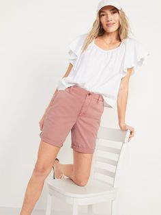 OGC shorts are the original chinos style you love revamped for now.  Slouchy, versatile, easy (hello, elasticized waist), they're dressier than sweats, relaxier than dress pants Elasticized high-rise waistband, with button closure and built-in belt l Modest Shorts Outfits, Bermuda Shorts Outfit Women, Chino Shorts Outfit, Bermuda Shorts Outfit, Modest Shorts, Slides Outfit, Cute Modest Outfits, Shorts Outfits Women, Summer Shorts Outfits