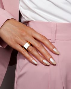 Crafted for women on-the-go, our lakurs offer chip-resistant resilience and lasting brilliance ✨ Elevate your manicure with the perfecting pairing of Dusk lakur + Pixi Chrome Glaze for a flawless, long-lasting finish. Explore at the link in bio. Chrome Finish, Link In Bio, Glaze, Manicure