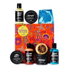 A joyful and bright shower gift bursting with uplifting citrus scents. This head-to-toe ethically sourced gift contains eight reasons to be cheerful. Lush Gift Set, Shower Scrub, Lush Products, Vegan Shopping, Spa Gift Box, Handmade Cosmetics, Citrus Scent, Shampoo Bar, Gift Sets