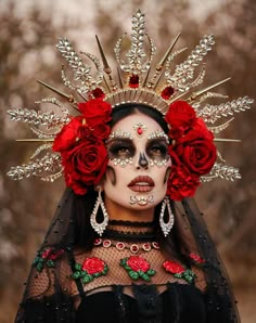 Makijaż Sugar Skull, Muertos Makeup, Day Of The Dead Makeup, Sugar Skull Costume, Halloween Make-up Looks, Dead Makeup, Cute Halloween Makeup