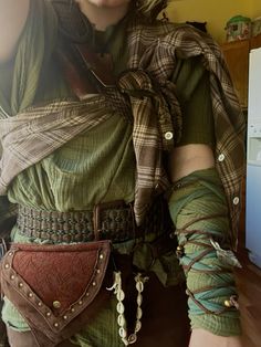 #renfaire #goblincore #lotr Druidcore Fashion, Hobbit Themed Outfit, Forest Dweller Outfit, Forest Elf Aesthetic Outfit, Feywild Outfits, Rennassaince Faire Outfits, Yaelokre Outfit