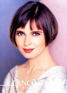 Isabella Rossellini Cute Bob Haircuts, Dunner Wordend Haar, Grow Out, Short Bob Hairstyles, Great Hair, Hair Dos, Bobs Haircuts, Hair Day