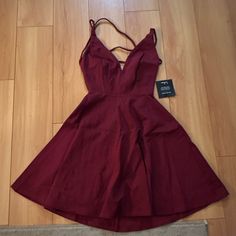 Gorgeous Dress, Flowy, Straps On The Back Dark Red Homecoming Dress, Red Fitted Dress With Crisscross Straps, Burgundy A-line Mini Dress For Summer, Casual Burgundy Dress For Party, Dark Red Dress Short, Dark Red Hoco Dress, Red Hoco Dress Short, Dark Red Homecoming Dresses, Hoco Dress Short