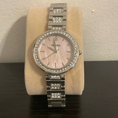 Womens Fossil Watch Brand New With Tags. Silver With Pink Plate Inside Y2k Watch, Classy Womens Watches, Elegant Watches Women, 33 Birthday, Pink Plate, Pretty Watches, Fossil Watches Women, Wishlist 2024, Heart Watch