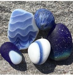 Nice! Sea Glass On Beach, Sea Glass Collection, Sea Glass Colors, Cobalt Glass, Sea Glass Beach, Pretty Rocks, Sea Pottery, Cool Rocks, Blue Sea Glass