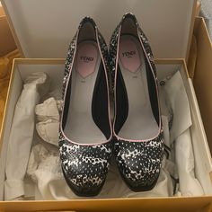 Sneak Skin Fendi Heels Fendi Heels, Fendi Shoes, Shoes Women Heels, Shoes Heels, Black Pink, Fendi, Skin, Women Shoes, Heels