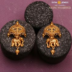 Buy Gold Earrings Online | Latest Gold Earrings Designs Latest Studs In Gold, Latest Gold Earrings Designs For Wedding, Gold Chandbali Earrings, Latest Gold Earrings Designs, Latest Gold Earrings, Latest Earrings Design, Temple Jewellery Earrings, Antique Gold Earrings, Gold Jhumka Earrings